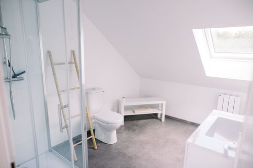Salle de bain de l'étage, partagée avec la chambre 3